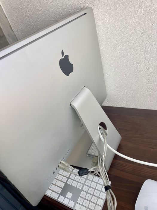iMac (21.5-inch, Mid 2011)