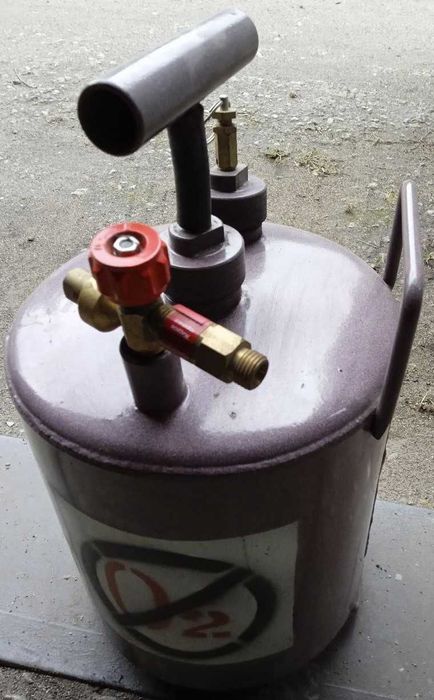 Бачок предназначен для питания автогенной аппаратуры