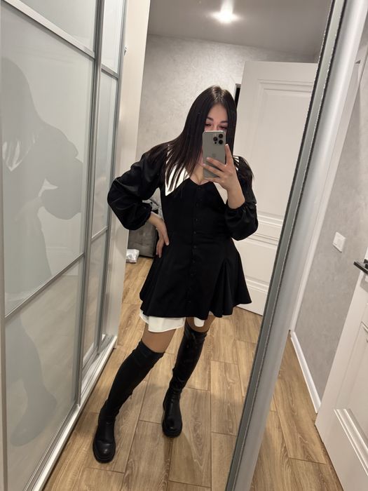 Сукня чорна, міні