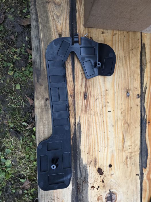 Кріплення противотуманки tesla model 3  від 2017 -2021