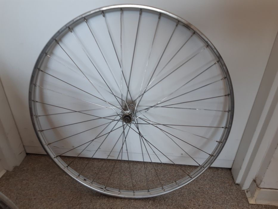 Koło 28" przód stalowa obręcz Van Schothorst 22x635