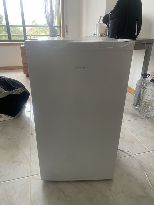 Frigororifico Mini Com Congelador Jocel JF-85