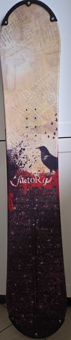 Deska snowboardowa Factory Crow 151cm twin tip