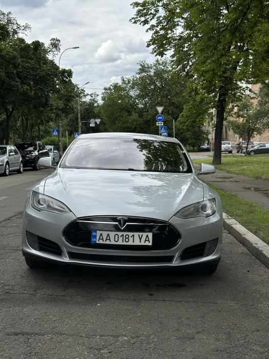 Tesla Model S  75 ( Тесла )