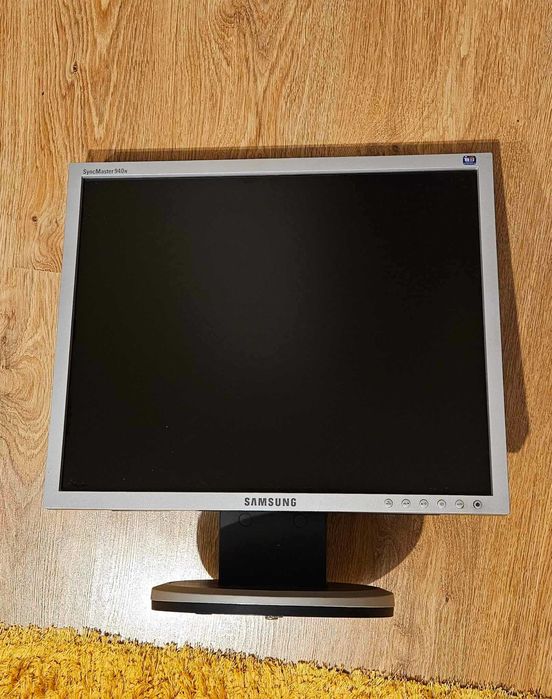 Monitor Samsung z pudełkiem  SyngMaster 940 N