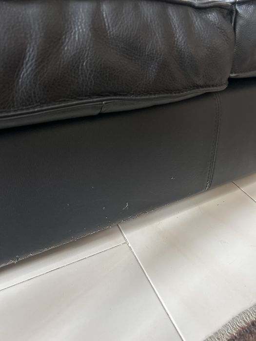 Sofá Preto em Pele