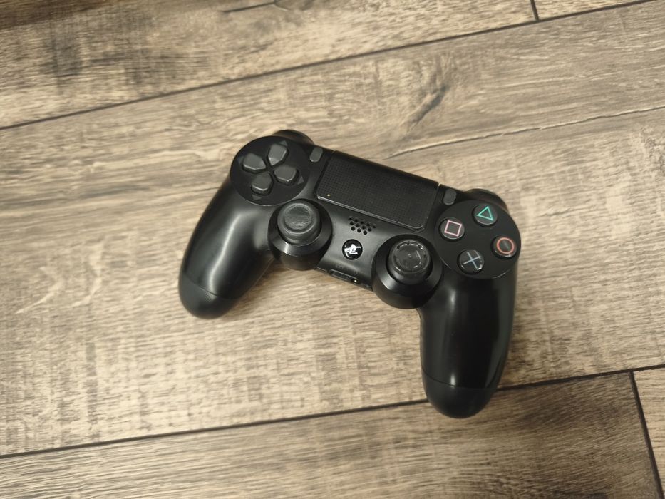 Play station 4 pro.