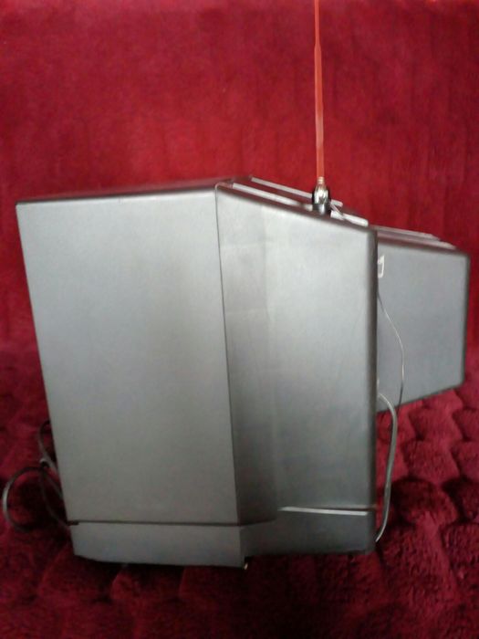 Telewizorek japoński.