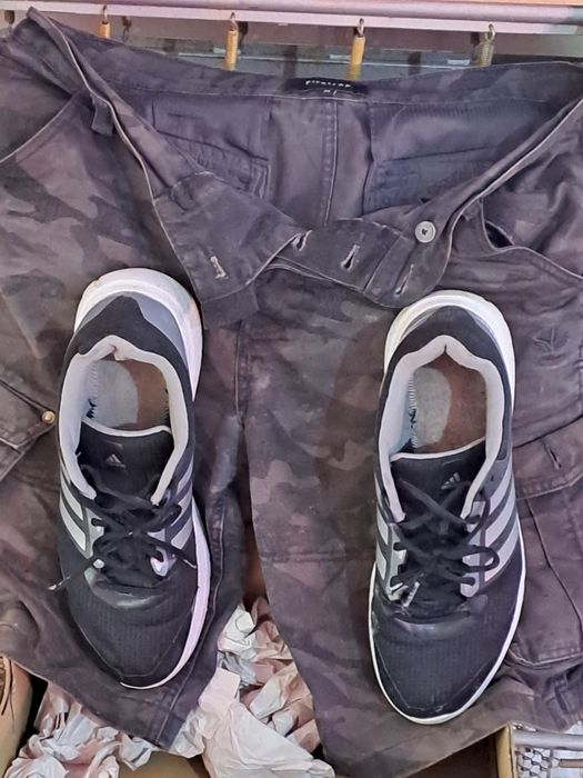 Продам кроссовки Adidas