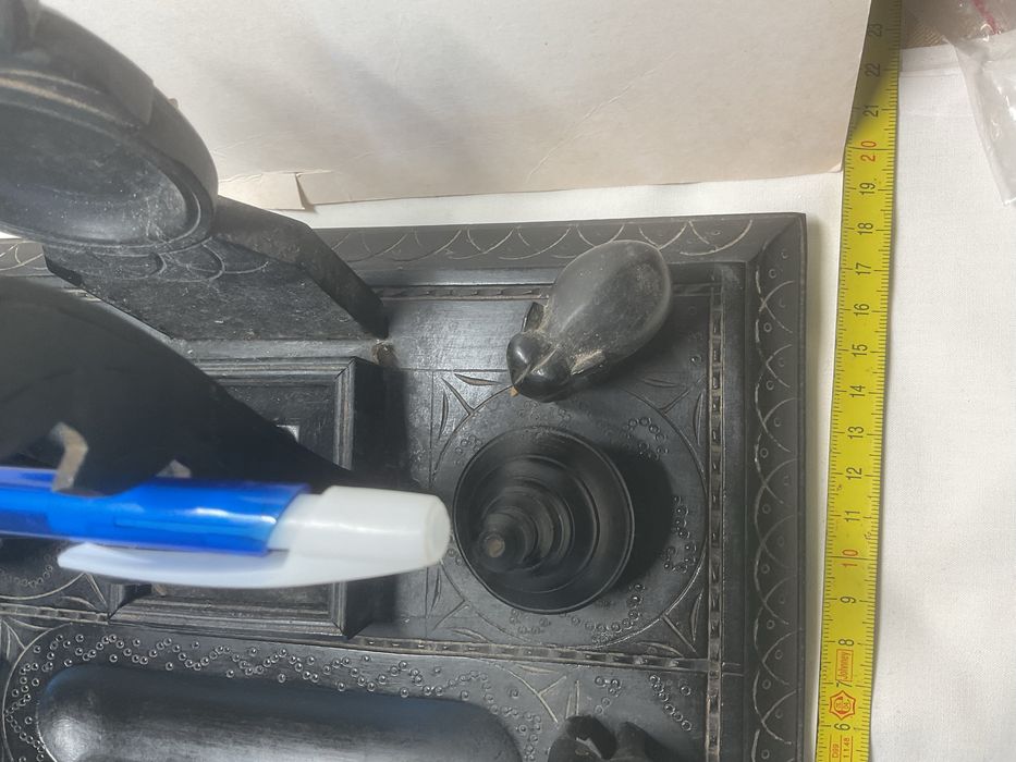 Antiga secretaria de mesa em madeira nobre - pau preto