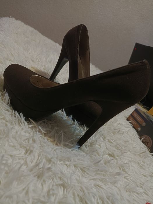 Туфлі модель лабутени високі підбори коричневі під замшу