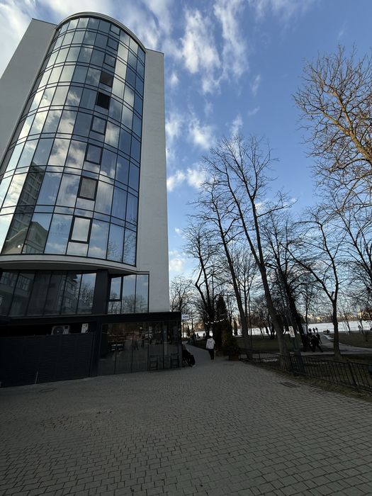 Трьохкімнатна в ЖК Парус