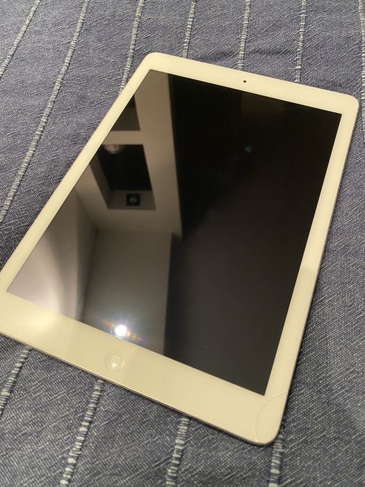 Tablet Apple iPad Air A1474 32GB w dobrym stanie