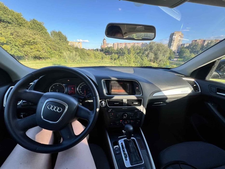 Ауді q5 2010 року 2.0 дізель автомат