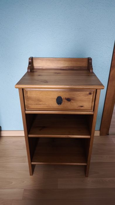 Ikea  Leksvik,stolik do sypialni