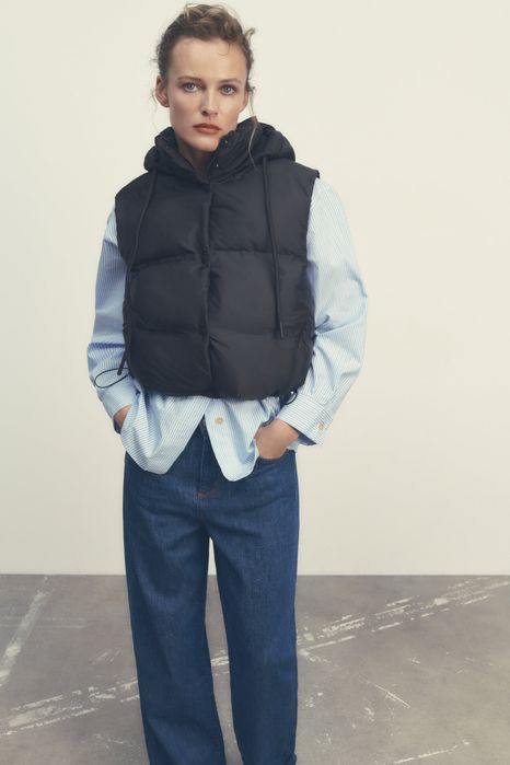 Чорна жилетка Zara