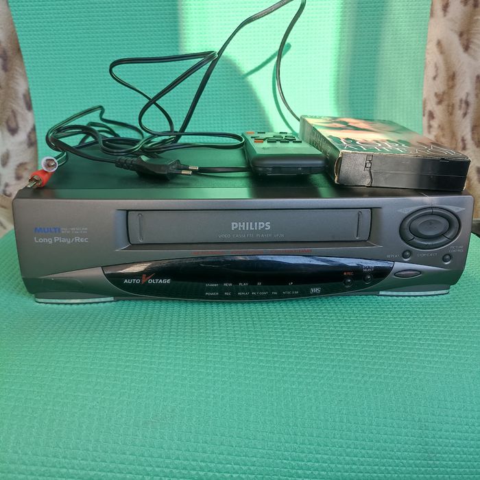 Видеомагнитофон Philips