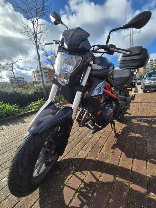 Benelli 302 (ABS) 2017 - 9.000 km - Como Nova