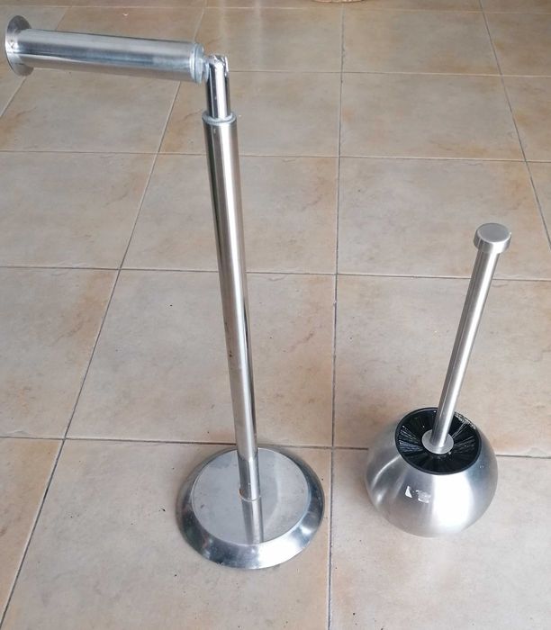 Suportes de WC, papel e piaçaba, 2 peças inox, por 5€