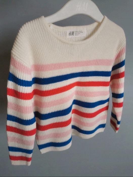 Sweterek dziewczęcy