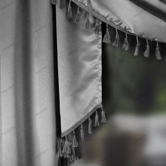 Gotowa szara firana z frędzlami i zawieszką