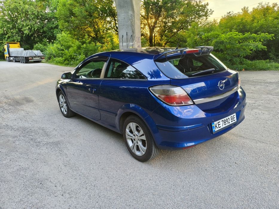 Opel Astra H GTC