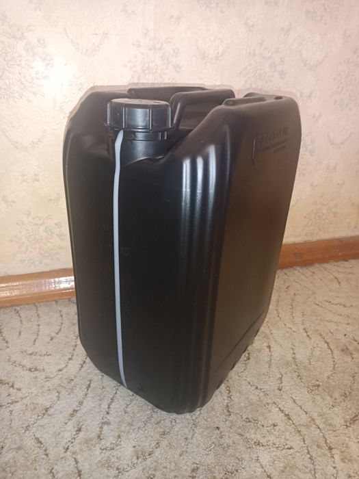 Каністра  пластикова 20л.