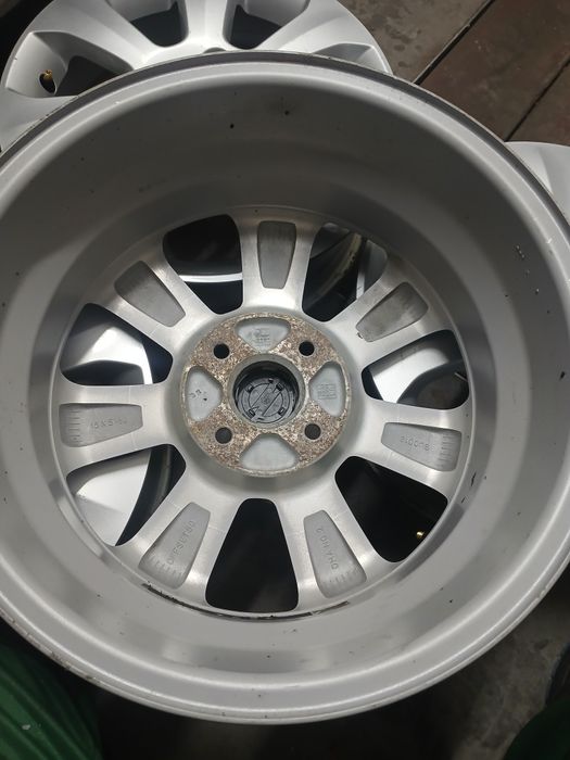 Felgi aluminiowe Opel Agila itp 4x100 5,5j15 et 50 ch 54,1 oryg GM