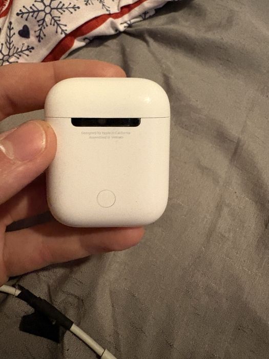 Airpods 2 etui z lewa sluchawka