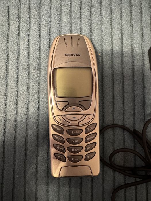 Nokia 6310i z ładowarka