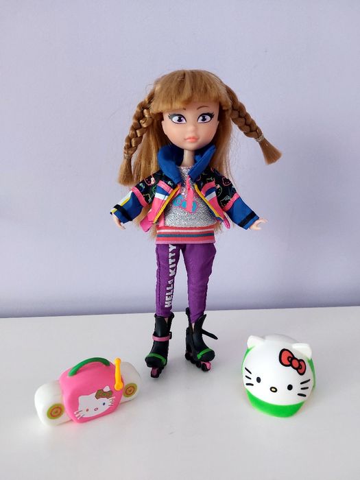 Boneca patinadora - Hello Kitty