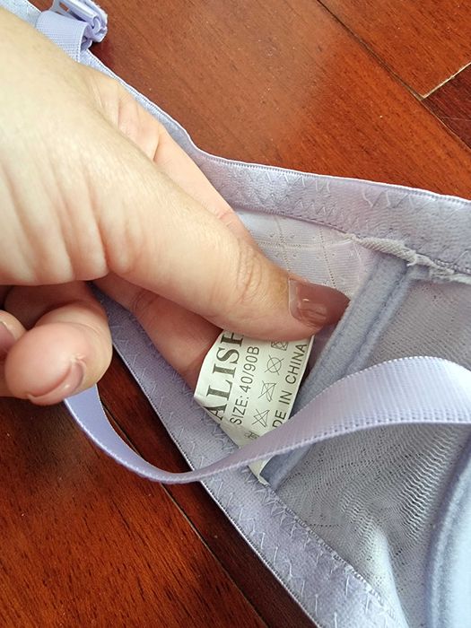 Soutien lilás e branco com renda, tamanho 90B