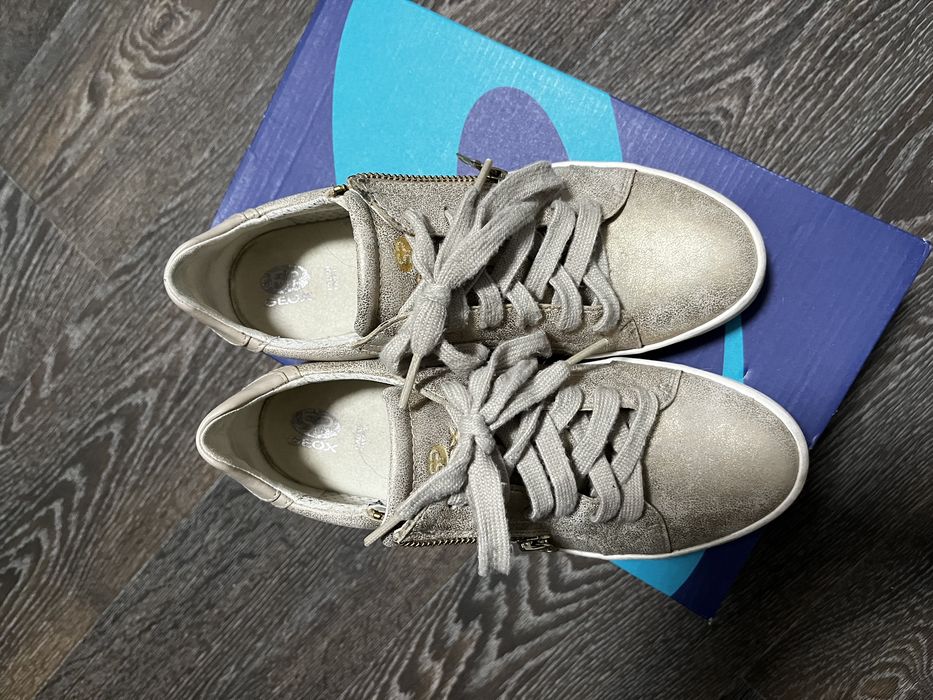 Кросівки Geox, Skechers