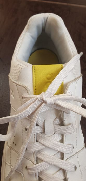 Продам кроссовки ON теннисные/кежуал.