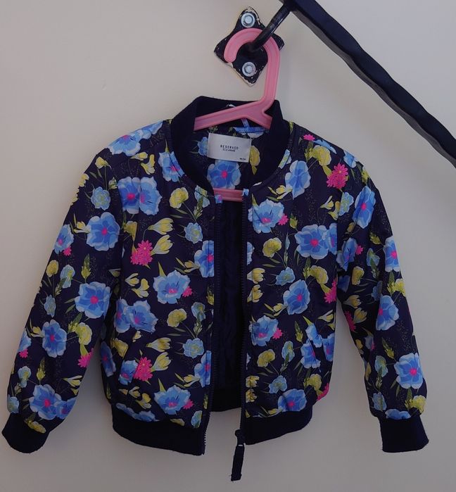 Kurtka bomberka Reserved w kwiaty rozm. 116