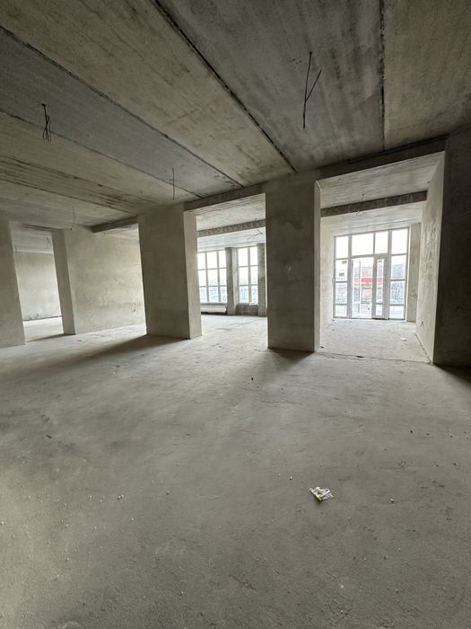 ЦЕНТР! Сдам Фасадне приміщення 155кв.м по вул.Жабінського