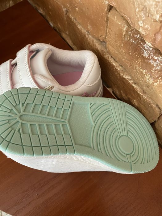 Кросівки на дівчинку Нові