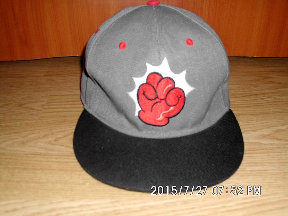 Czapka Cropp z daszkiem