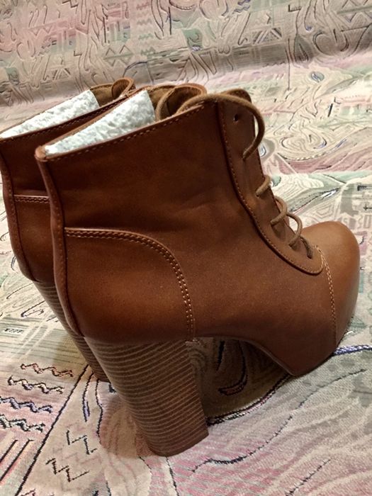 Женские ботинки на осень 38р новые