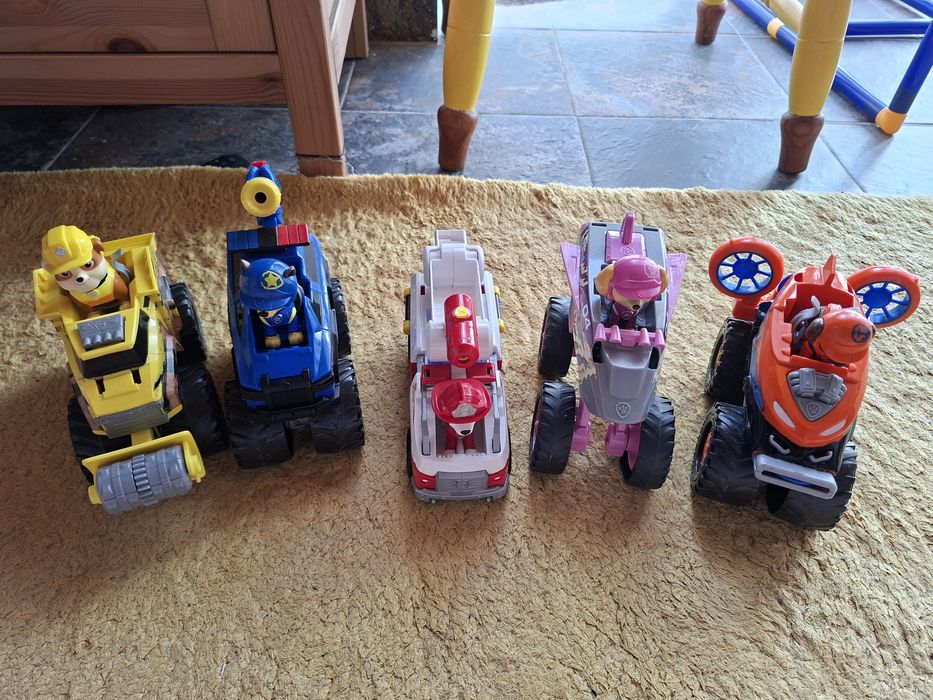 Carros Patrulha Pata com bonecos