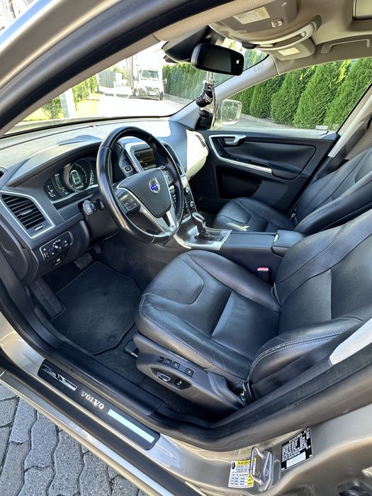 Volvo XC60 2.0 бензин 2014 рік
