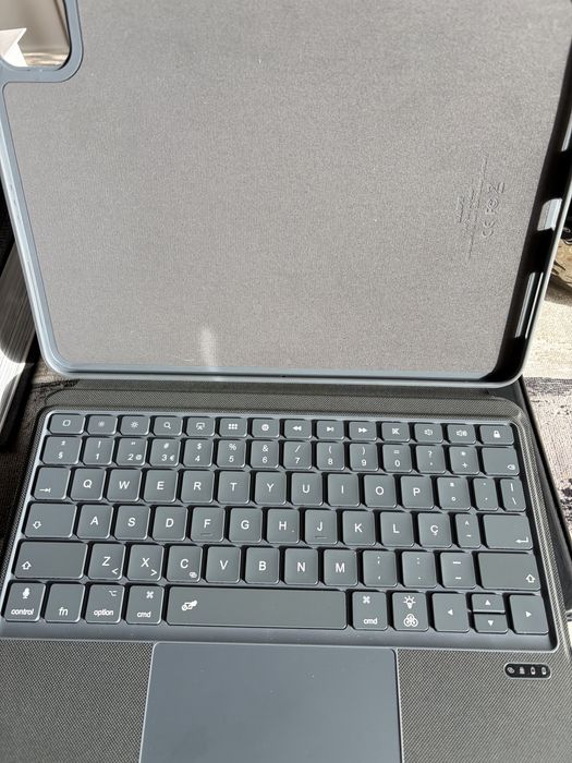Capa Ipad 11 com teclado