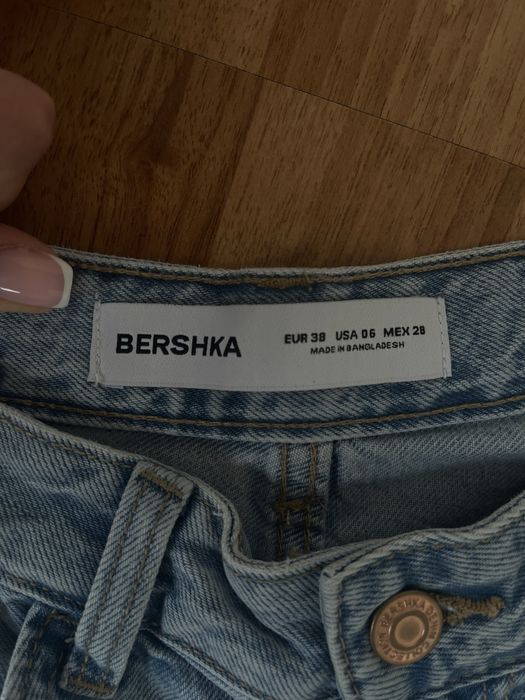 Джинсы bershka 38 размер