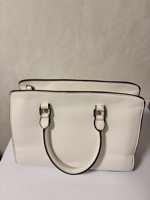 Продам шкіряну сумку  від бренду Michael Kors Selma