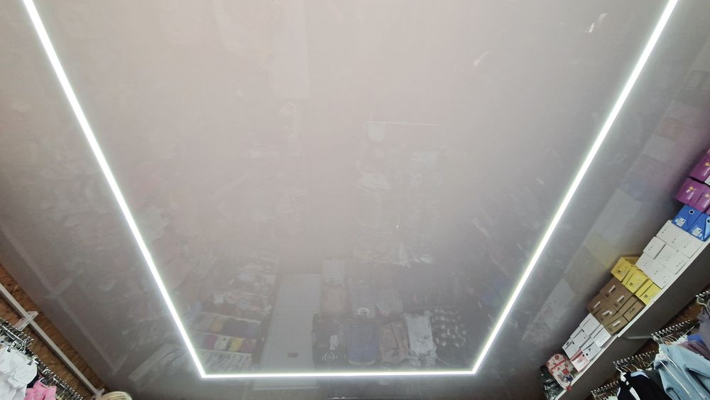 Натяжні Стелі П'ятихатки