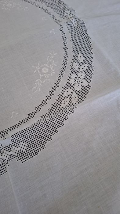 Toalha em linho bordada a mão