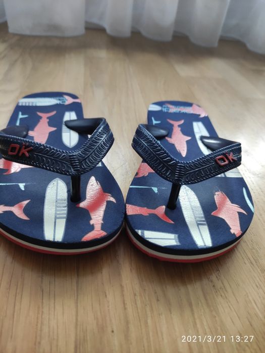 Klapki japonki Okaidi stan idealny rozmiar 28
