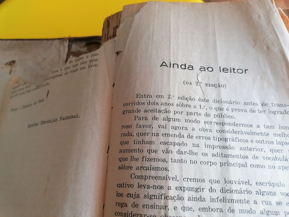 Dicionário de 1938 da 'Editora Educação Nacional'-Porto'