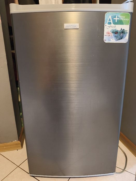 Lodówka mała 82 cm