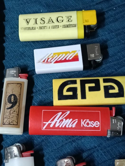 Lote de isqueiros colecionaveis